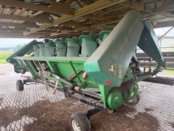 john-deere-8-image-3