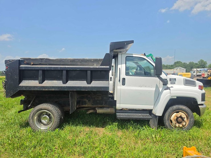 2003-gmc-topkick-c5500-image-3