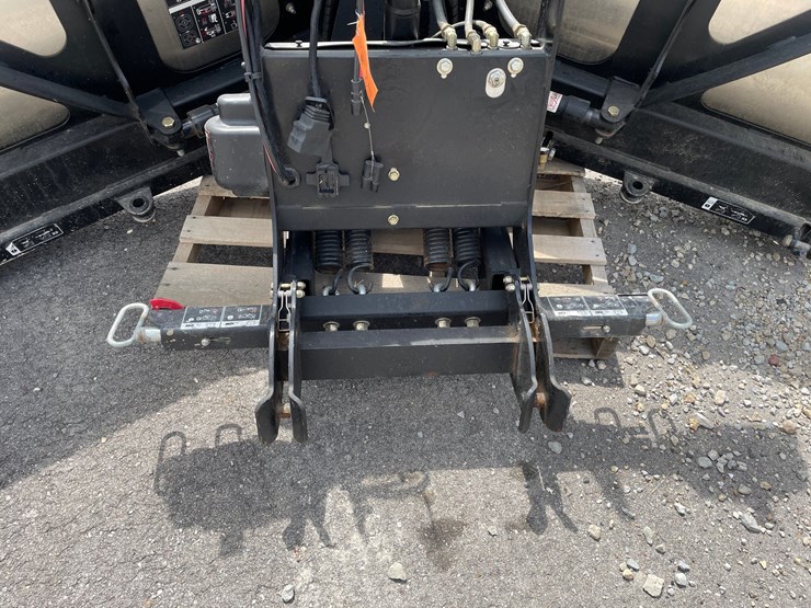 #4879-•-2024-boss-8'2"-stainless-dxt-v-plow-image-7