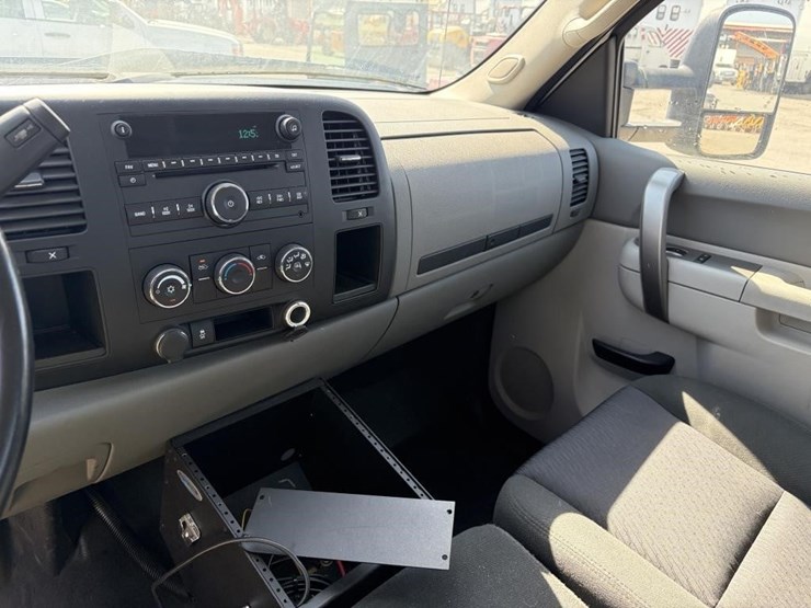 2012-gmc-sierra-2500-image-17