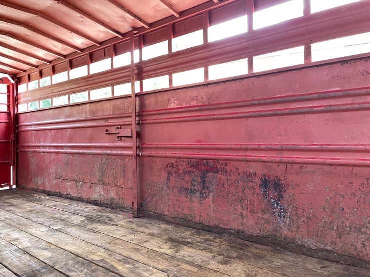 #8310-•-1997-gooseneck-cattle-hauler-trailer-(has-wi-title)-image-15
