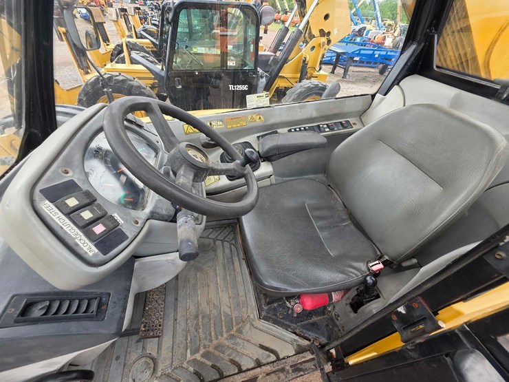 caterpillar-th580b-image-12