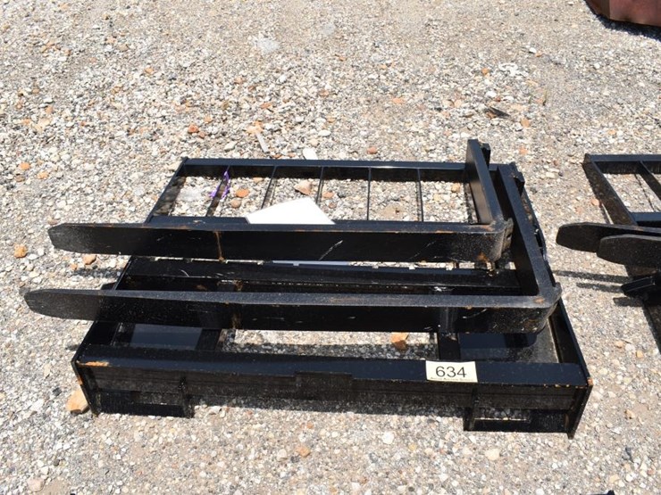 skid-steer-pallet-fork-image-1