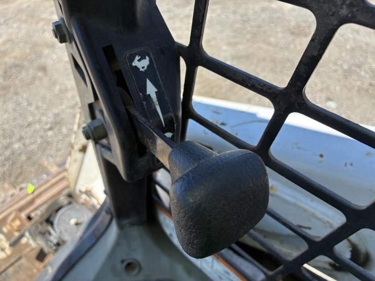2013-bobcat-t590-image-20