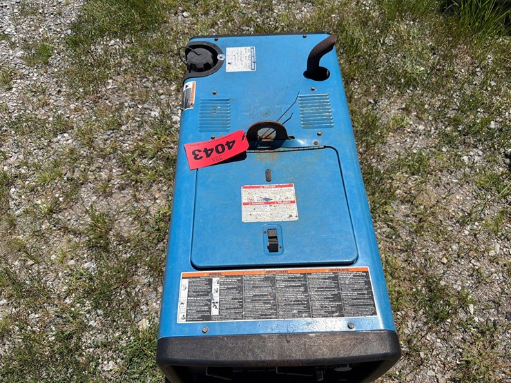 #4043-•-miller-bobcat-250-ac/dc-welder-11,000-watt-generator-image-9