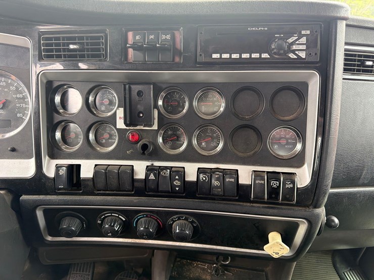 2013-kenworth-t880-image-20