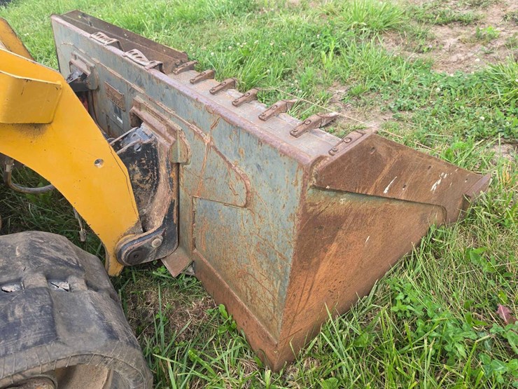 2021-caterpillar-299d3-image-14