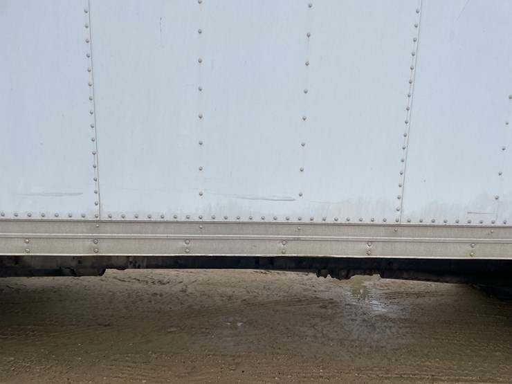 #100-•-2005-freightliner-corp-business-class-m2-straight-truck-(has-wi-title)-image-44