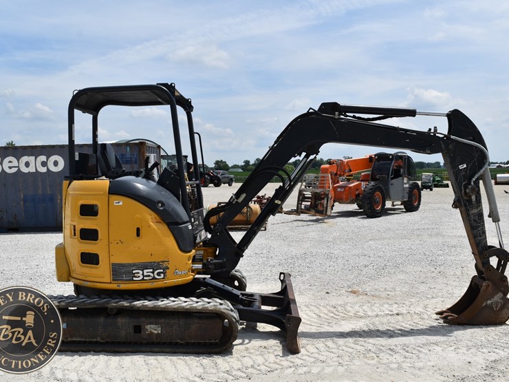 2020-deere-35g-image-6