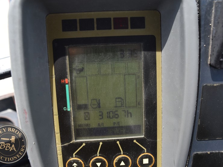 2020-deere-35g-image-34