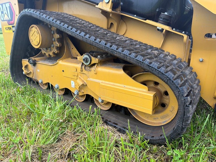 2025-caterpillar-255-image-12