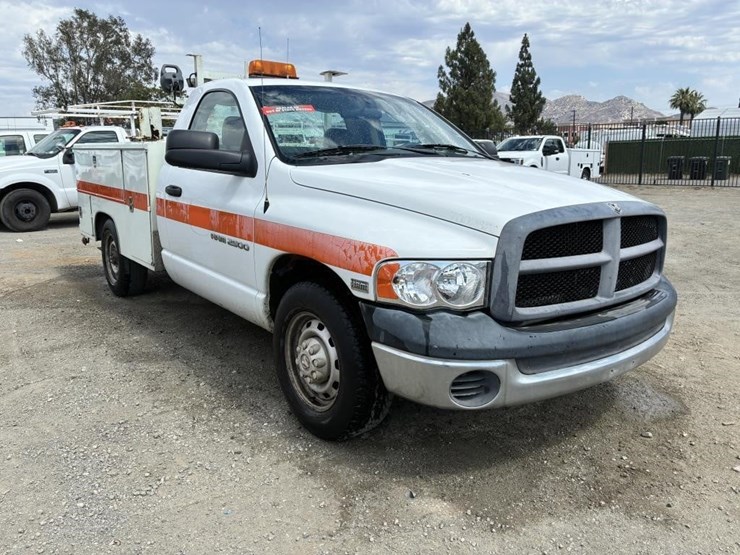 2005-dodge-ram-2500-image-2