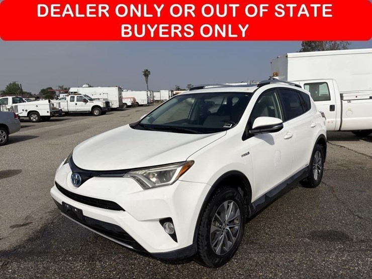 2016-toyota-rav4-image-1