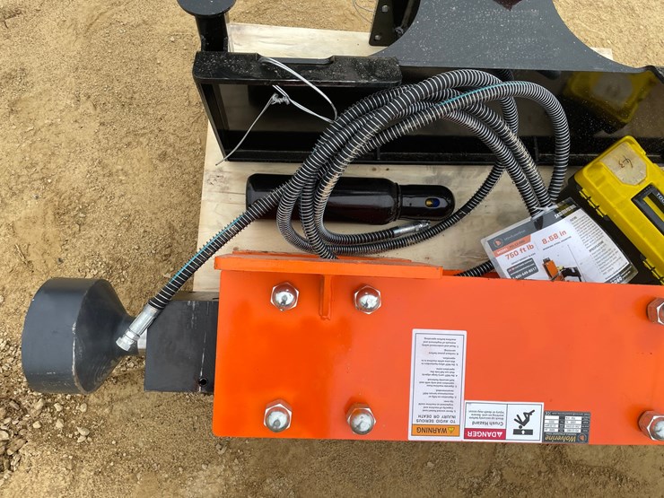 #2053-•-new-wolverine-skid-steer-post-hole-driver-image-12