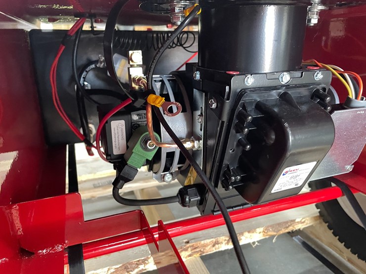 #2941-•-new-magnum-4000-hot-water-pressure-washer-image-10