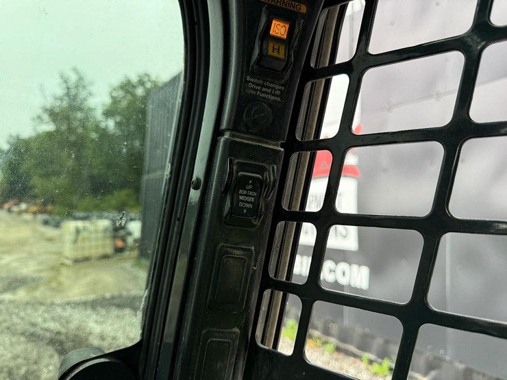 2018-bobcat-t650-image-23