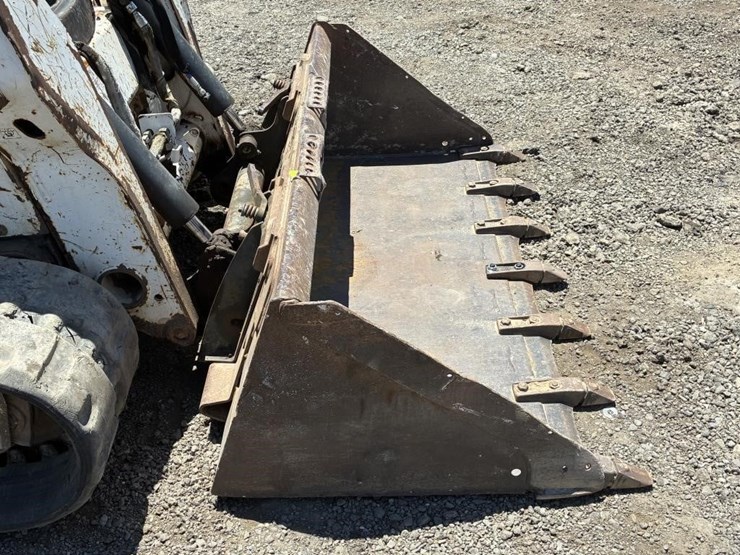 2013-bobcat-t590-image-6