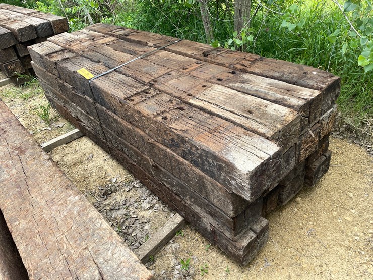#3450-•-bundle-of-(16)-railroad-ties-image-1