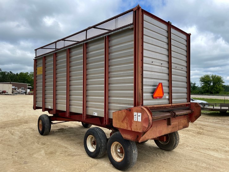 #408-•-h-&-s-18'-chopper-box-image-7