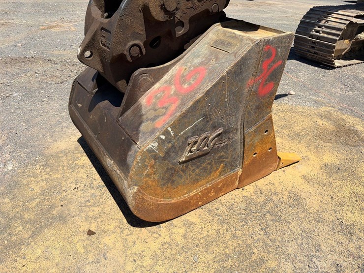 2019-deere-135g-image-18