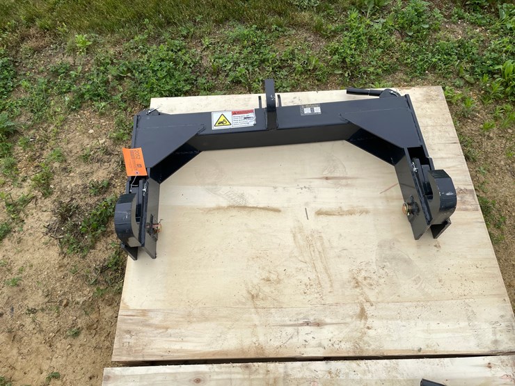 #2052-•-new-wolverine-3-point-class-2-quick-hitch-image-3