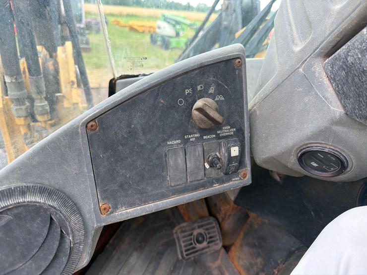 caterpillar-it28-image-21