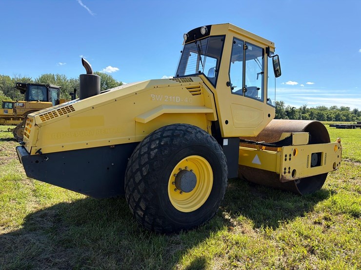 bomag-bw211d-40-image-4