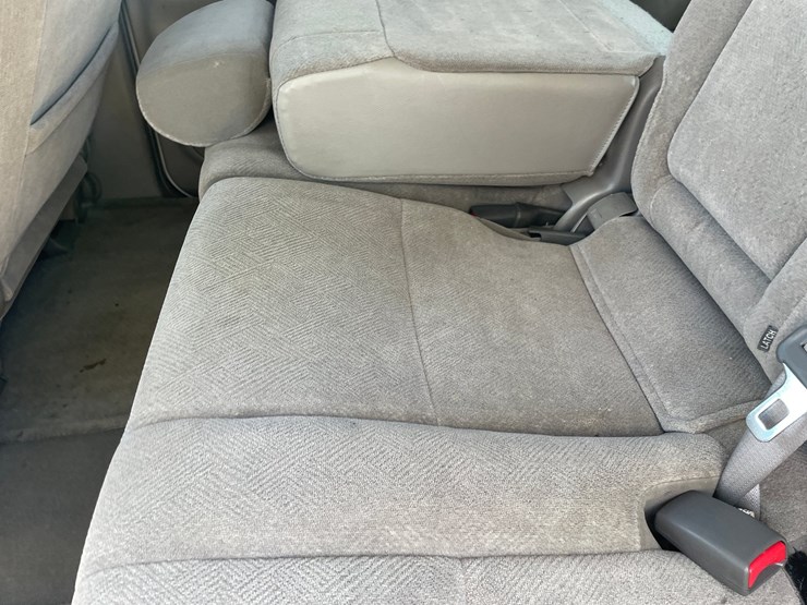 2003-toyota-sequoia-image-48