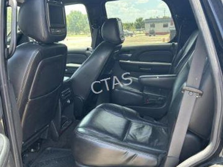 2008-cadillac-escalade-image-17