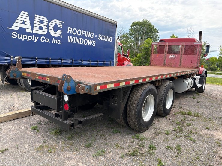 2013-kenworth-t880-image-3