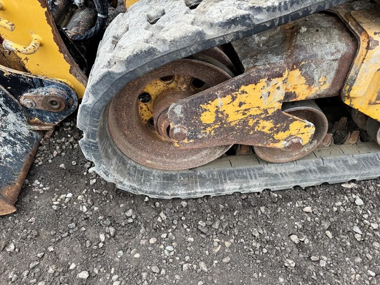2023-caterpillar-259d3-image-14