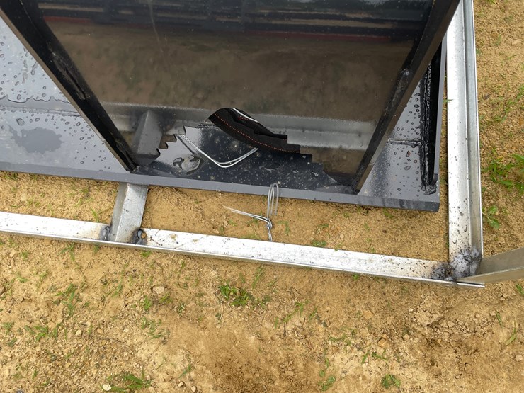 #2038-•-new-wolverine-skid-steer-grapple-bucket-image-9