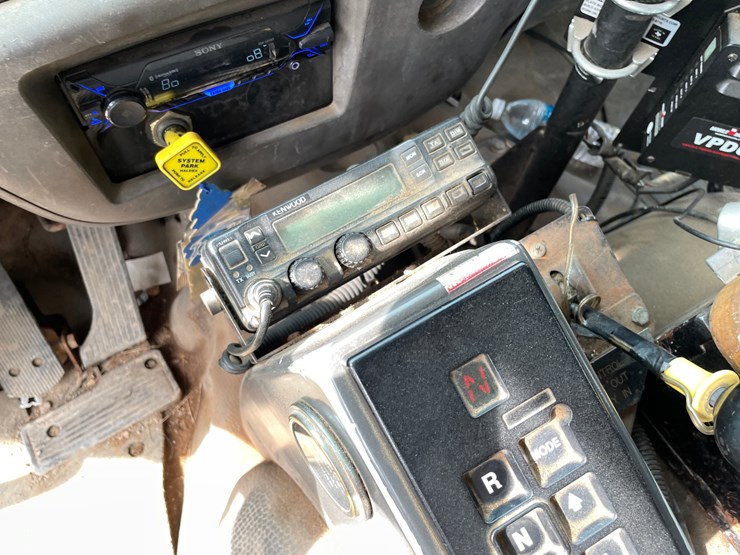 2002-gmc-t8500-image-53