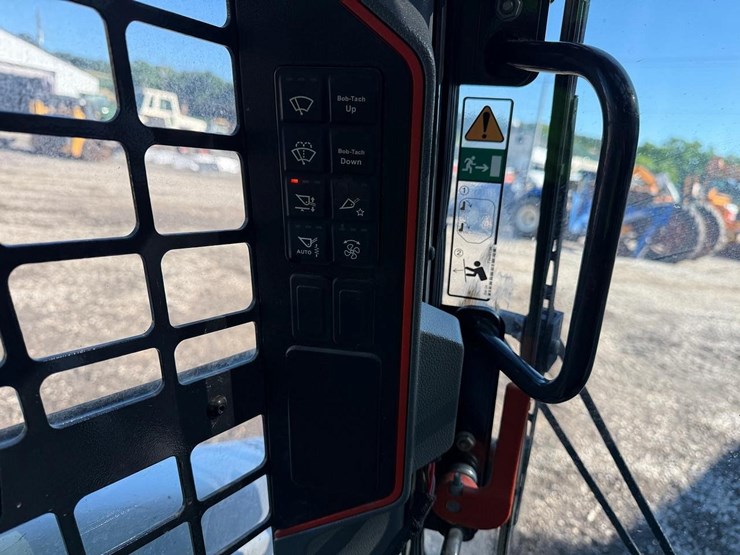 2025-bobcat-t86-image-27