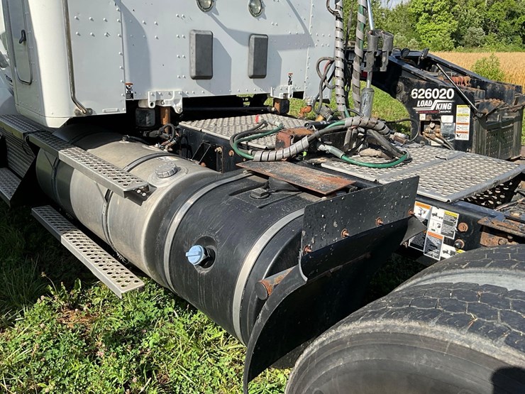 2021-kenworth-t880-image-11