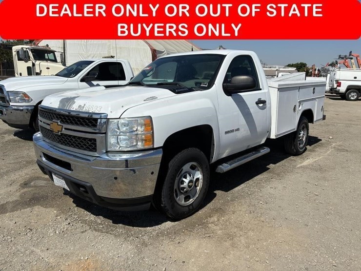 2013-chevrolet-silverado-2500-image-1