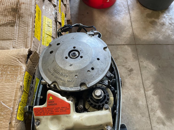 #2952-•-1974-johnson-15hp-short-shaft-tiller-outboard-motor-image-13