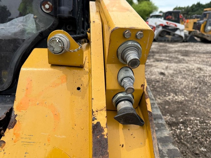 2022-caterpillar-289d3-image-11
