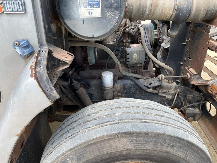 #204-•-1988-international-straight-truck-(has-wi-title)-image-93