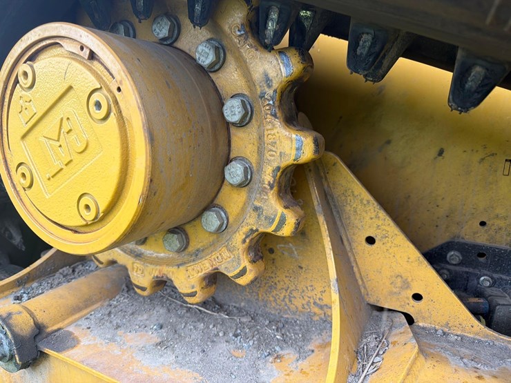 2025-caterpillar-255-image-13