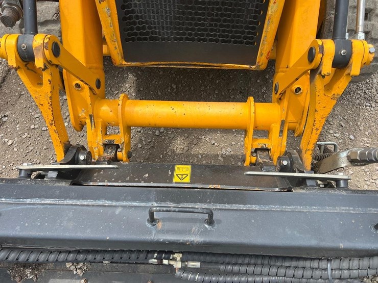 2022-jcb-1cxt-image-11