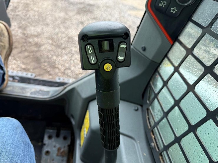 2021-bobcat-t66-image-21