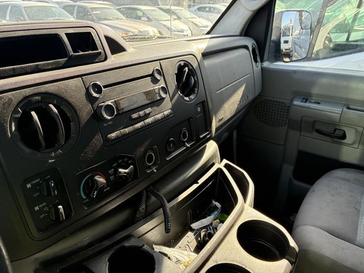 2013-ford-e350-sd-image-17
