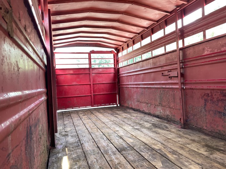 #8310-•-1997-gooseneck-cattle-hauler-trailer-(has-wi-title)-image-16