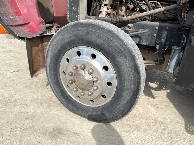 peterbilt-379-image-26