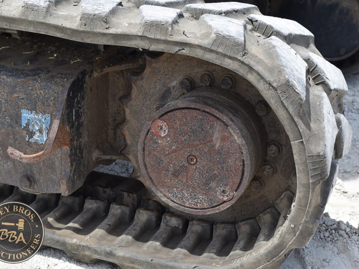2020-deere-35g-image-42