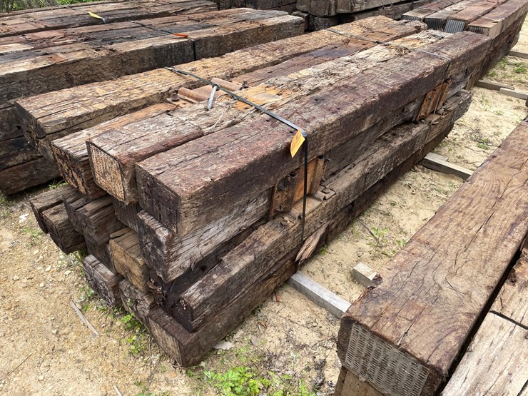 #3447-•-bundle-of-(16)-railroad-ties-image-2