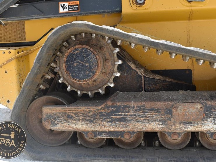 2017-deere-333g-image-34