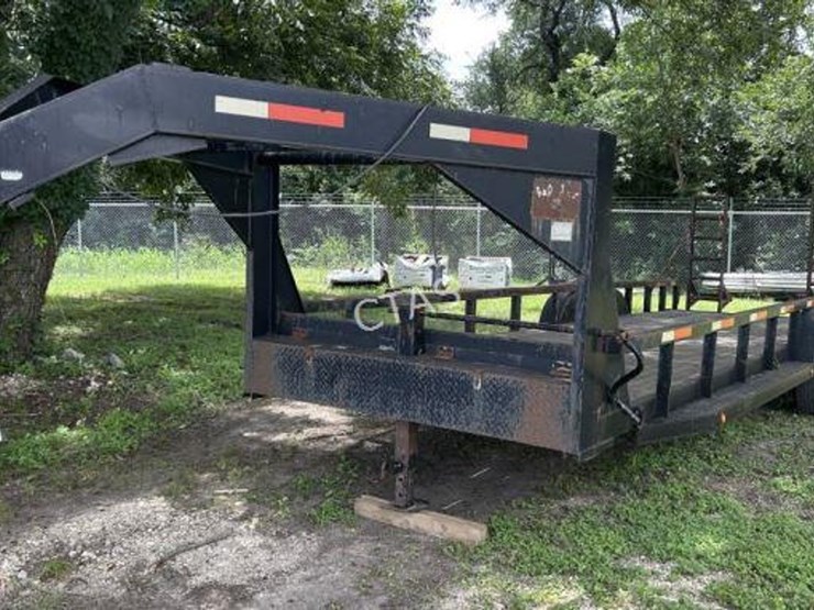 #36-•-2006-24'-r&d-flatbed-gooseneck-w/-5'-ramps-image-1