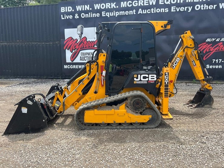 2022-jcb-1cxt-image-3